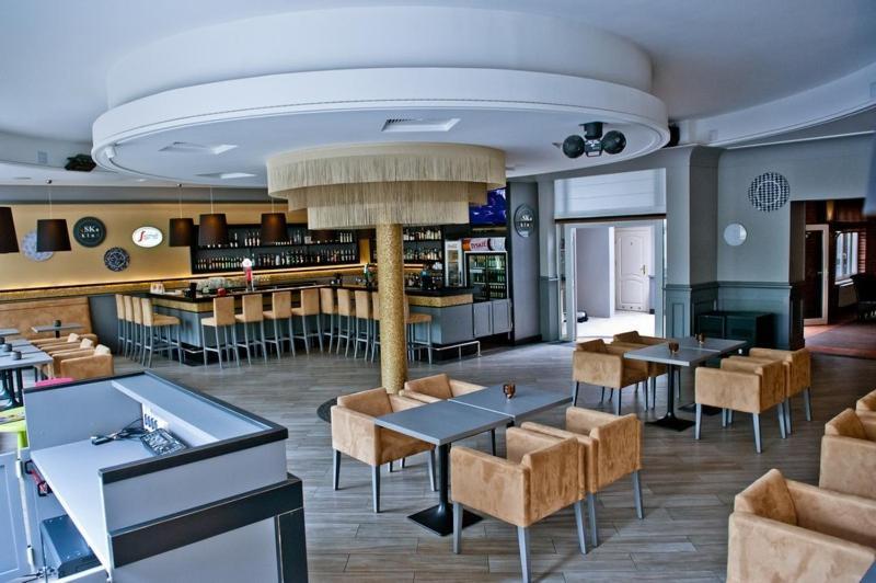 W Starej Kamienicy Hotel Gniezno Kültér fotó