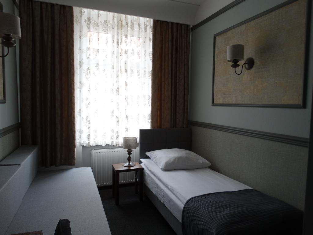 W Starej Kamienicy Hotel Gniezno Kültér fotó