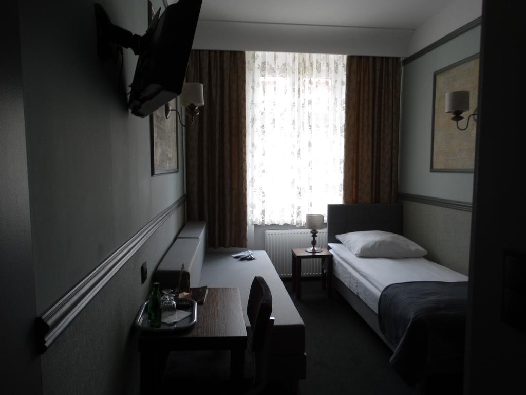 W Starej Kamienicy Hotel Gniezno Kültér fotó